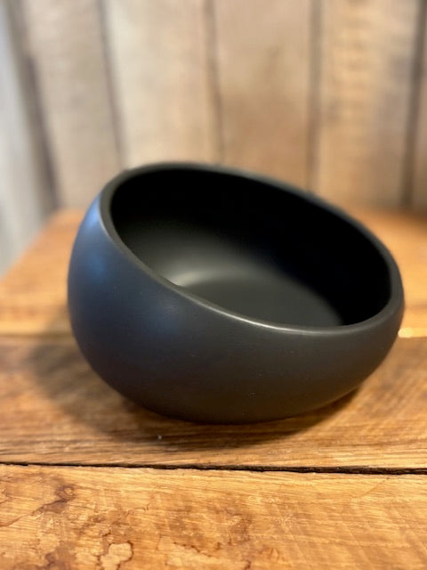 Quapas Keramisk Lutande Matskål Svart